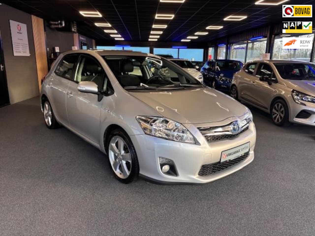 Toyota Auris - 1.8 Full Hybrid Dynamic Business | Cruise | Clima | Navi | Camera | Trekhaak Vast | Org. N - AutoWereld.nl