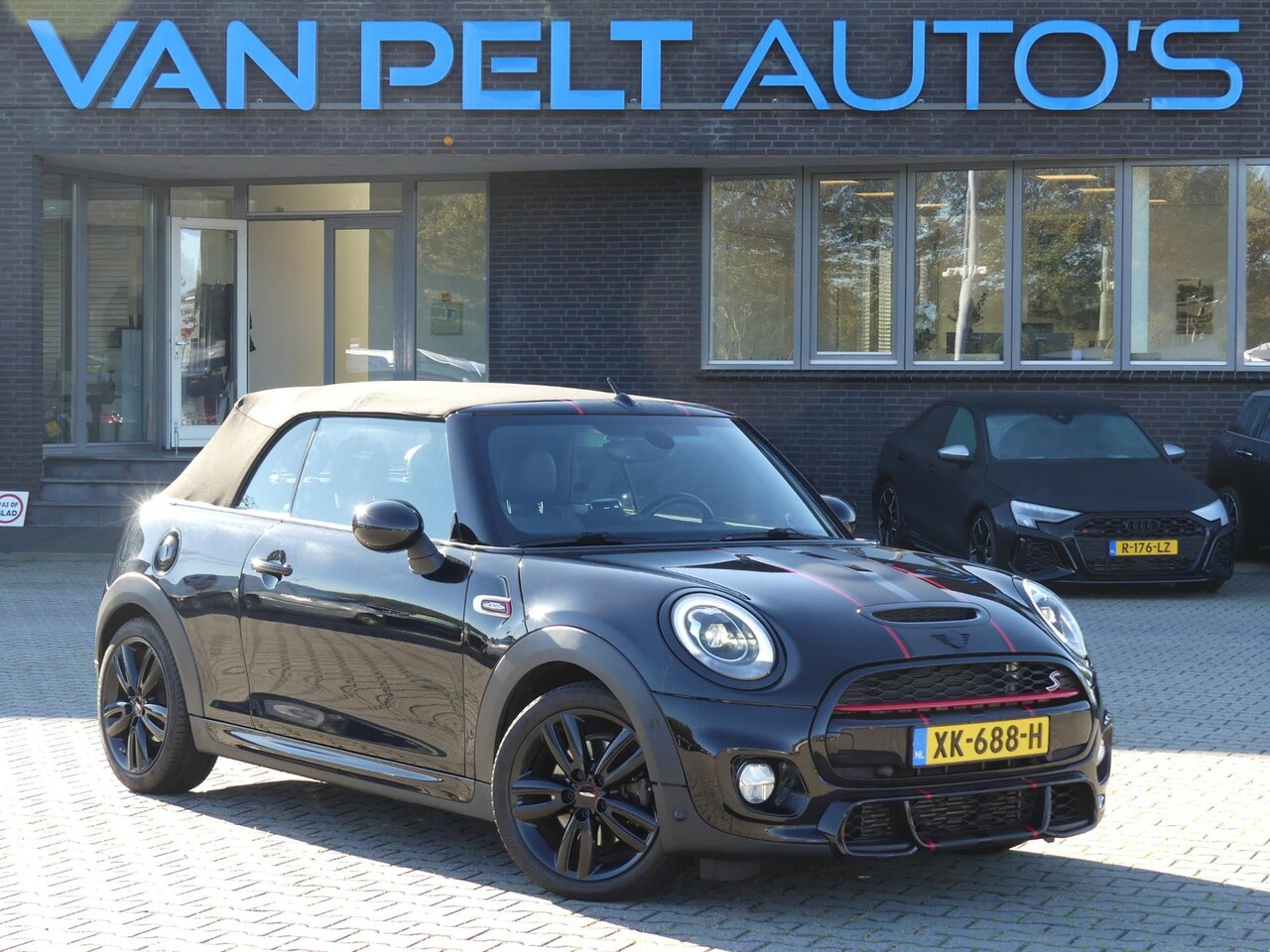 MINI Cabrio - 2.0 Cooper S AUT CHILI Carplay JCW PAKKET - AutoWereld.nl