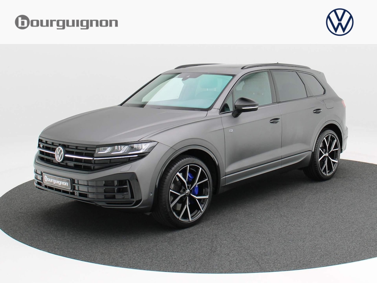 Volkswagen Touareg - R 3.0 TSI 340 kW / 462 pk SUV 8 vesn. Tiptonic | Luchtvering | 22"| Panoramadak | Trekhaak - AutoWereld.nl