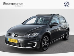 Volkswagen Golf - 1.4 TSI GTE | Pano| Leder | Trekhaak |