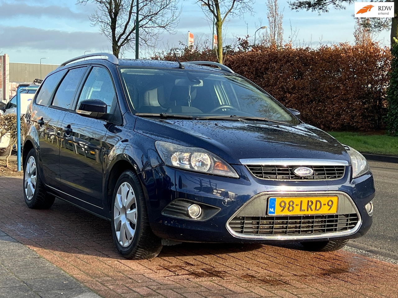 Ford Focus Wagon - 1.8 Limited *PDC|Navi|Trekhaak - AutoWereld.nl