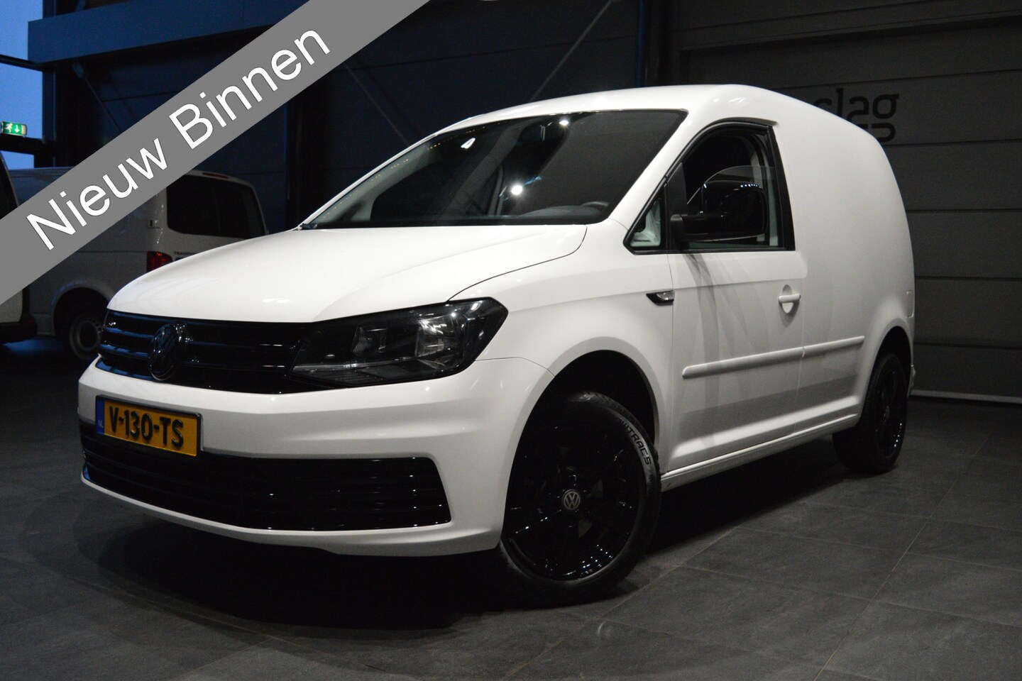 Volkswagen Caddy - 2.0 TDI L1H1 airco navi cruise 16 inch 102 pk !! - AutoWereld.nl