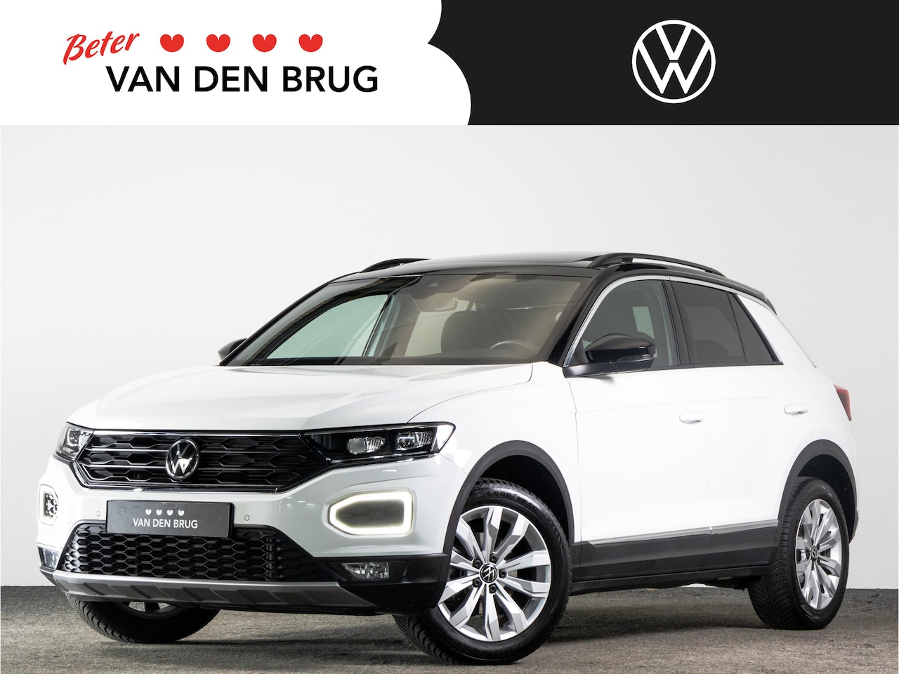 Volkswagen T-Roc - Sport 1.5 TSI 150 pk AUTOMAAT | LED | Panoramadak | Trekhaak | Camera | Adaptieve cruise | - AutoWereld.nl