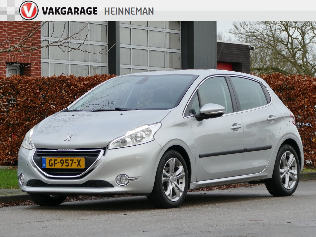 Peugeot 208 - 1.6 VTi Allure AUTOMAAT | climate control - AutoWereld.nl