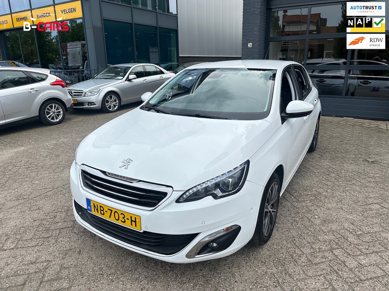 Peugeot 308 - 1.2 Allure MASSAGE|STOELVW|CAMERA|AUTOPARK|NAP!! - AutoWereld.nl