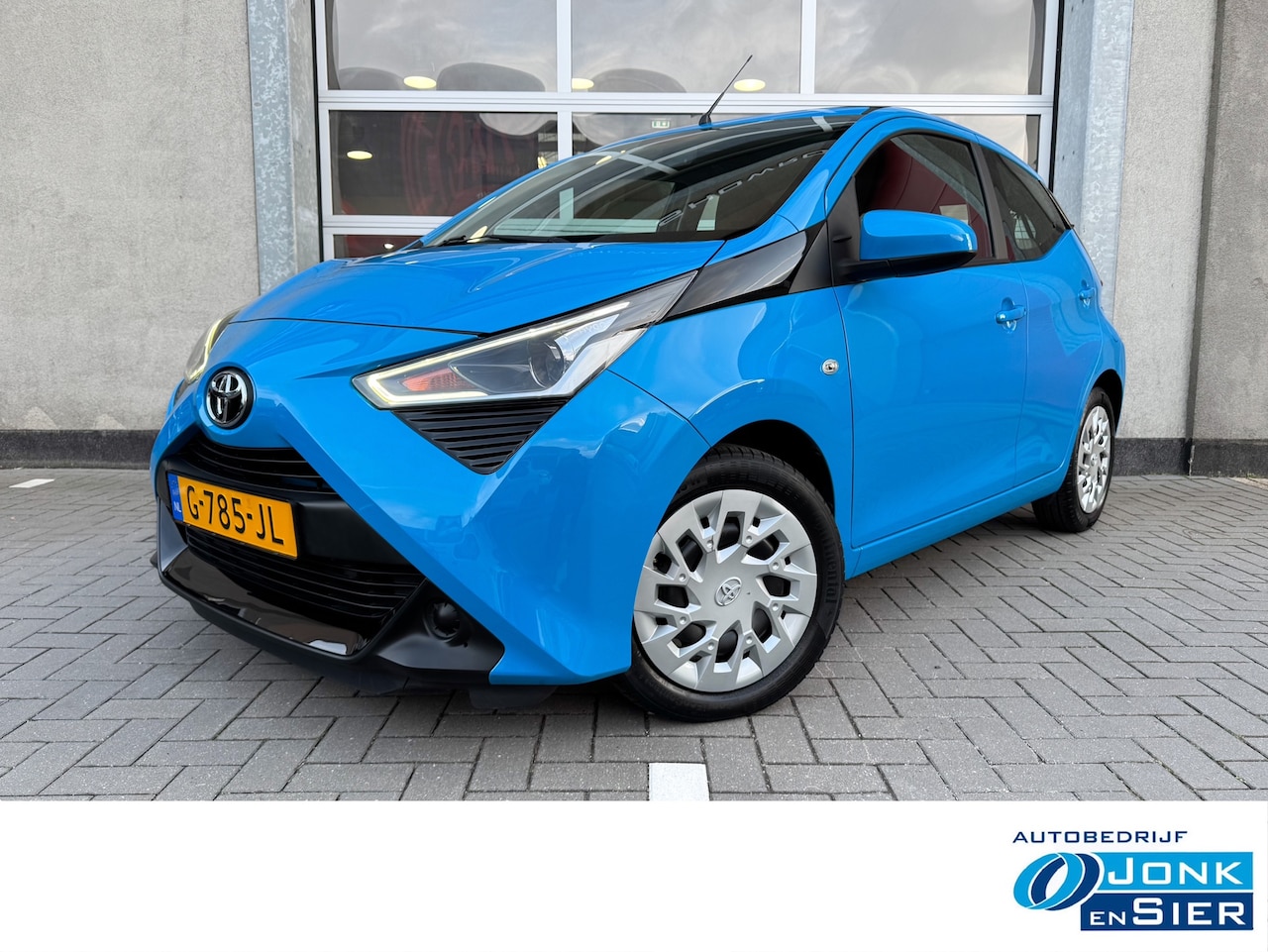 Toyota Aygo - 1.0 VVT-i x-play limited|Airco|Camera|Navi|Schuifdak|Mirrorlink|Rijklaarprijs! - AutoWereld.nl