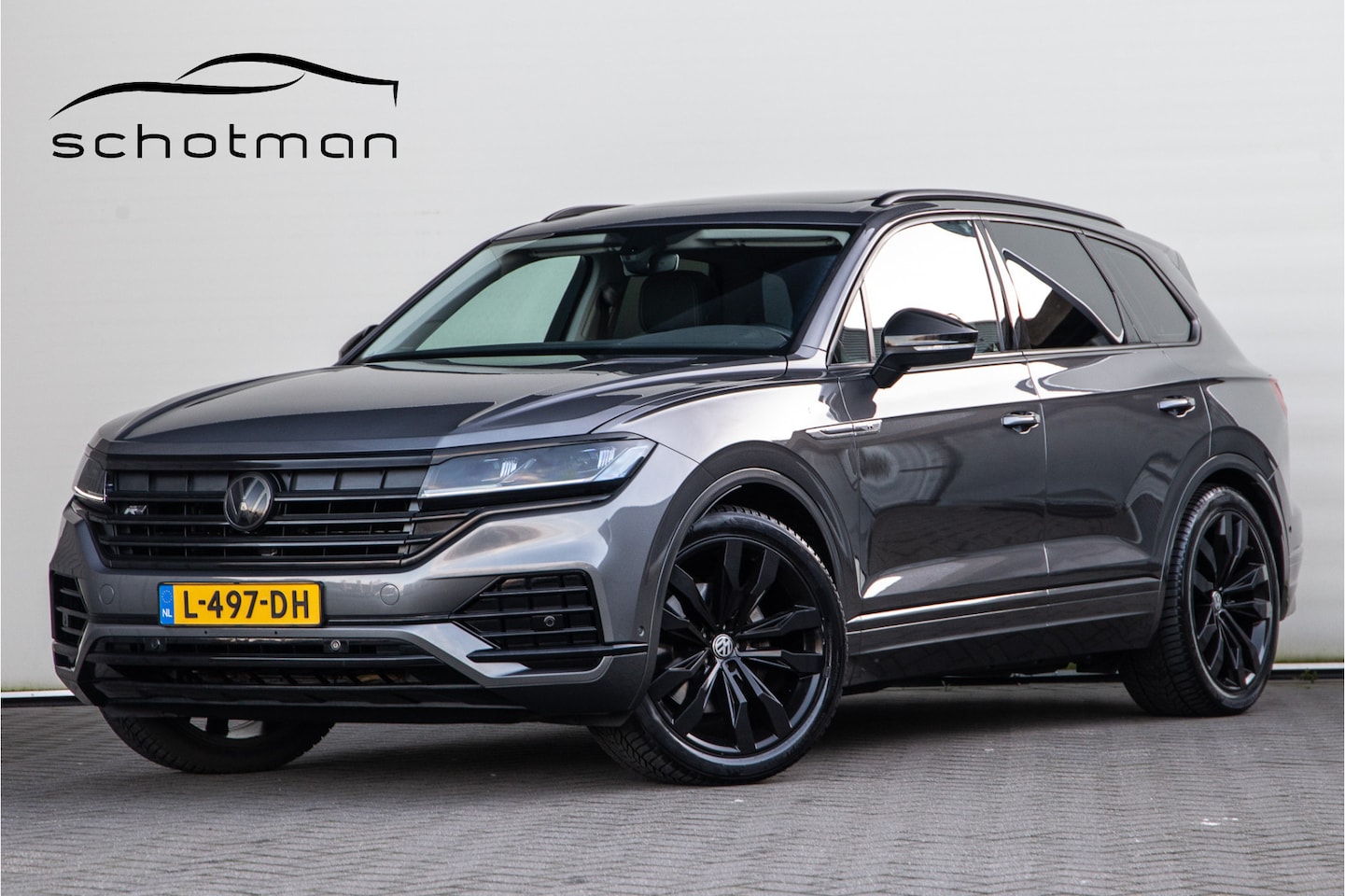 Volkswagen Touareg - 2.0 TSI R-Line, Panorama, Leder, Luchtvering, 245pk - AutoWereld.nl