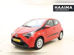 Toyota Aygo - 1.0 VVT-i x-play | Trekhaak | Weinig kilometers | Airco | Camera | 5 Deuren | Zuinige moto