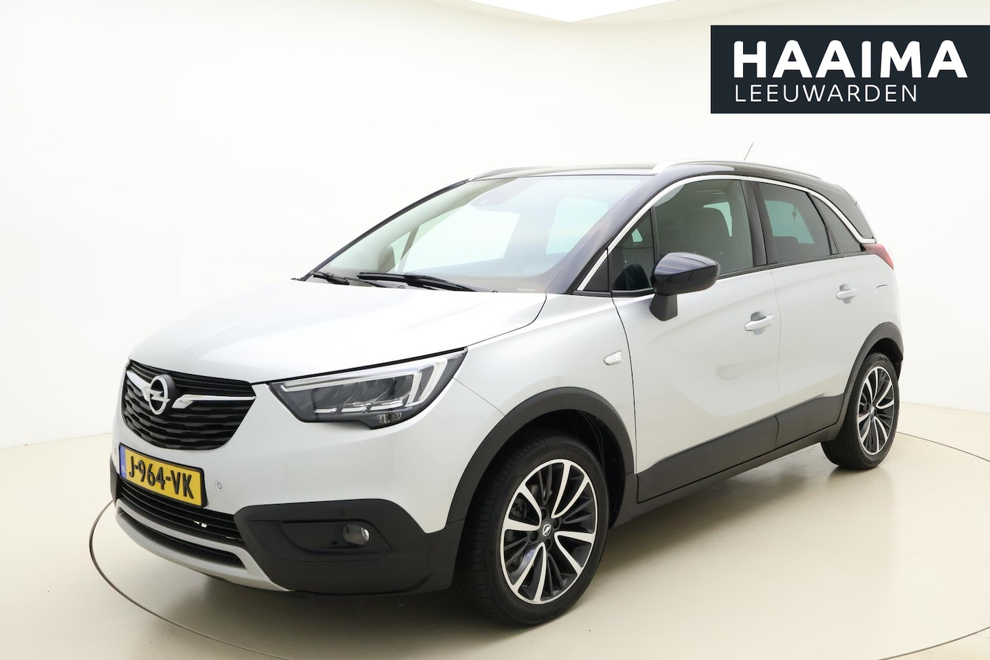 Opel Crossland X - 1.2 Turbo Ultimate automaat | Navigatie | Lederen bekleding | Trekhaak | Zwart dak | Stoel - AutoWereld.nl