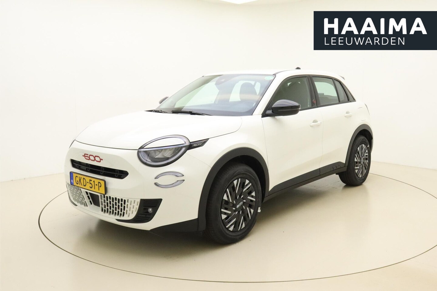 Fiat 600e - RED 54 kWh | Apple Carplay/Android auto | Cruise control | Keyless start | Parkeersensoren - AutoWereld.nl