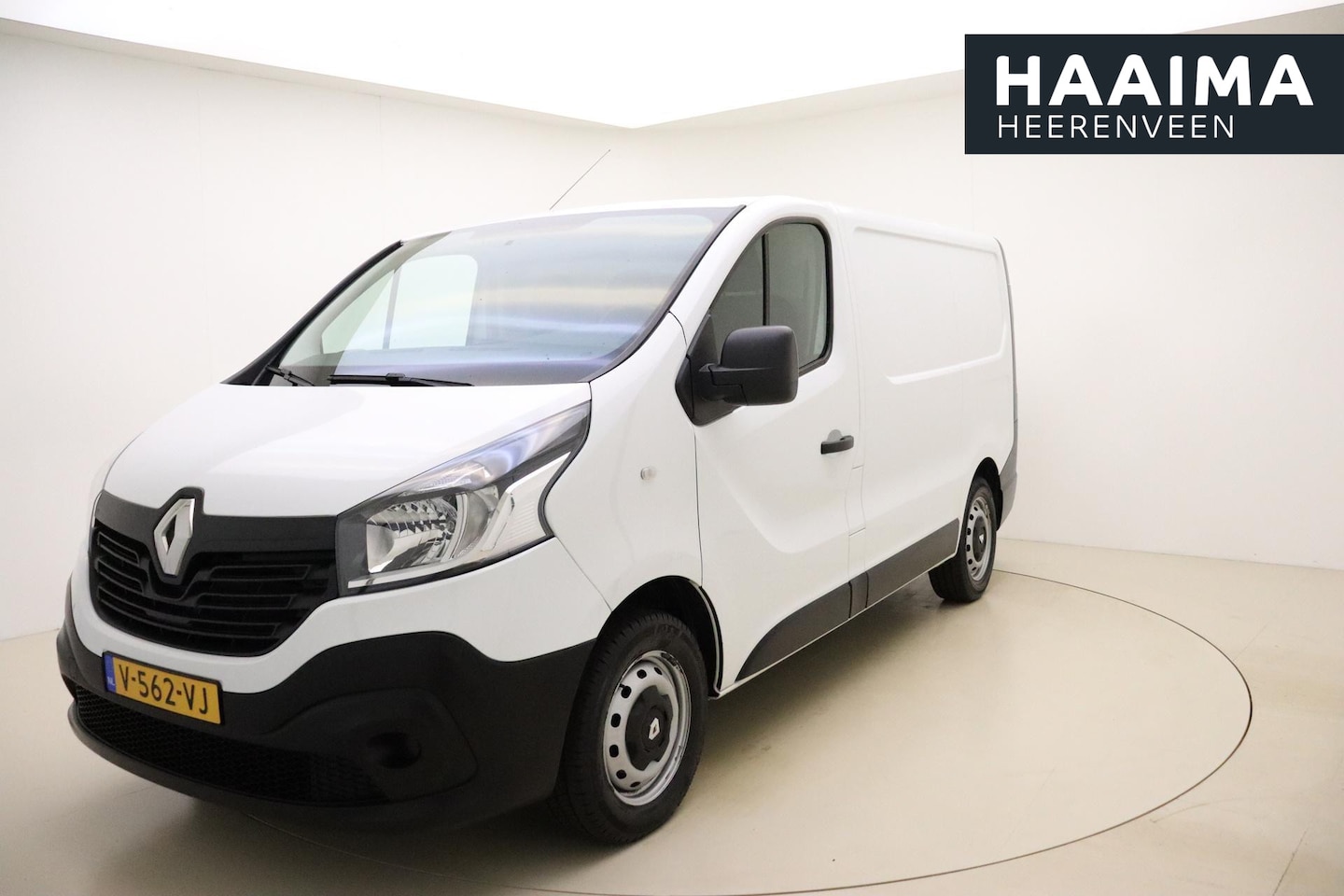 Renault Trafic - 1.6 dCi T27 L1H1 Comfort | Airco | Trekhaak | 3 Zitplaatsen voor | Cruise control | Electr - AutoWereld.nl