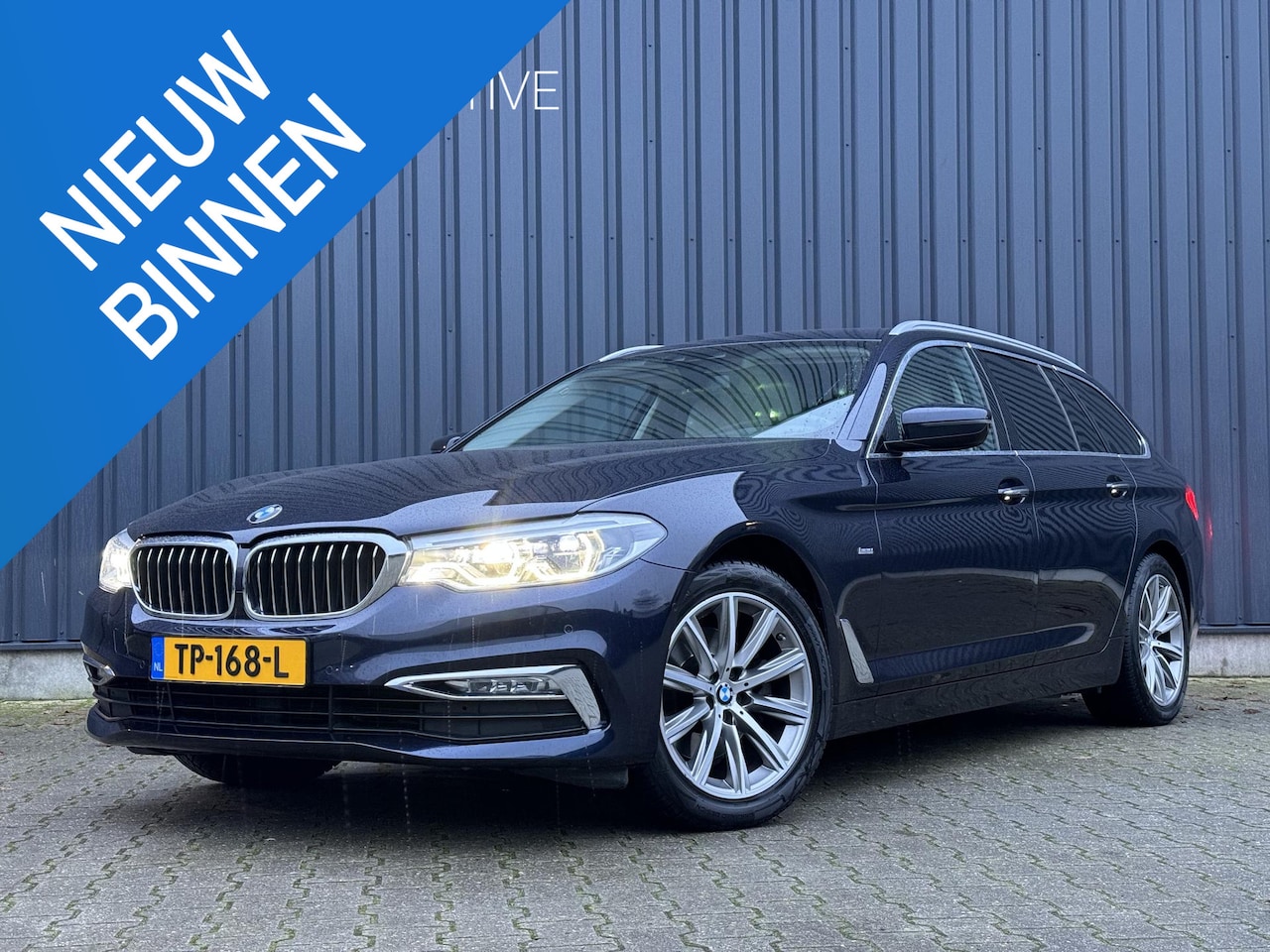 BMW 5-serie Touring - 520i High Executive | Comfort stoelen | Trekhaak - AutoWereld.nl