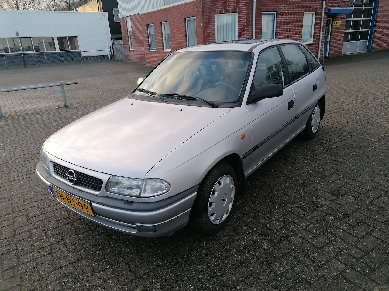 Opel Astra - 1.6i Edition - AutoWereld.nl