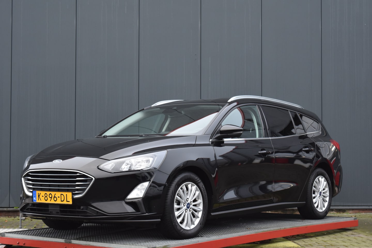 Ford Focus Wagon - 1.0 EcoBoost Titanium X Business trekhaak automaat - AutoWereld.nl