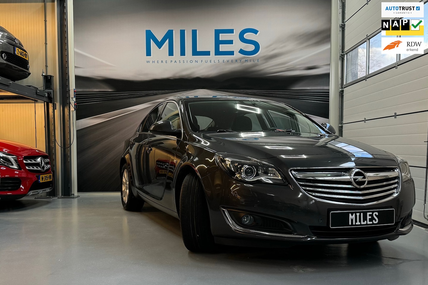 Opel Insignia - 1.6 T Cosmo TREKHAAK ! - AutoWereld.nl