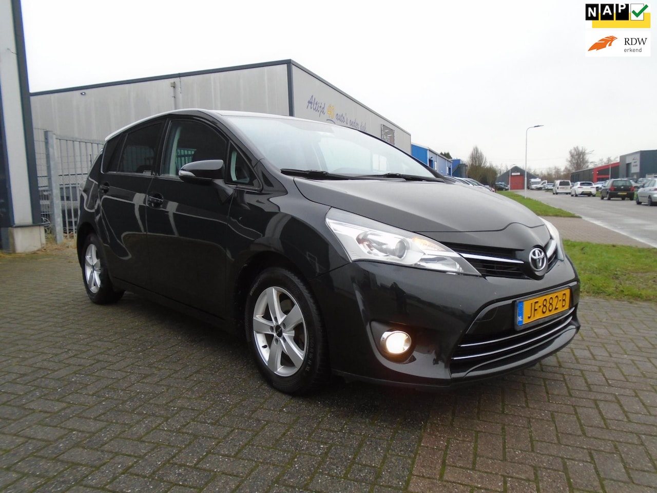 Toyota Verso - 2.0 D-4D Business navi cruise zeer nette auto!! - AutoWereld.nl