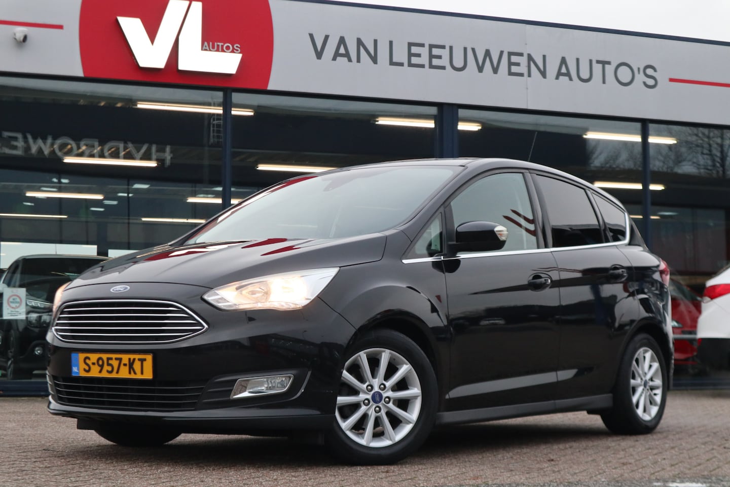 Ford C-Max - 1.0 Titanium | Navigatie | Stoel/Stuur verwarming | Climate Control | - AutoWereld.nl