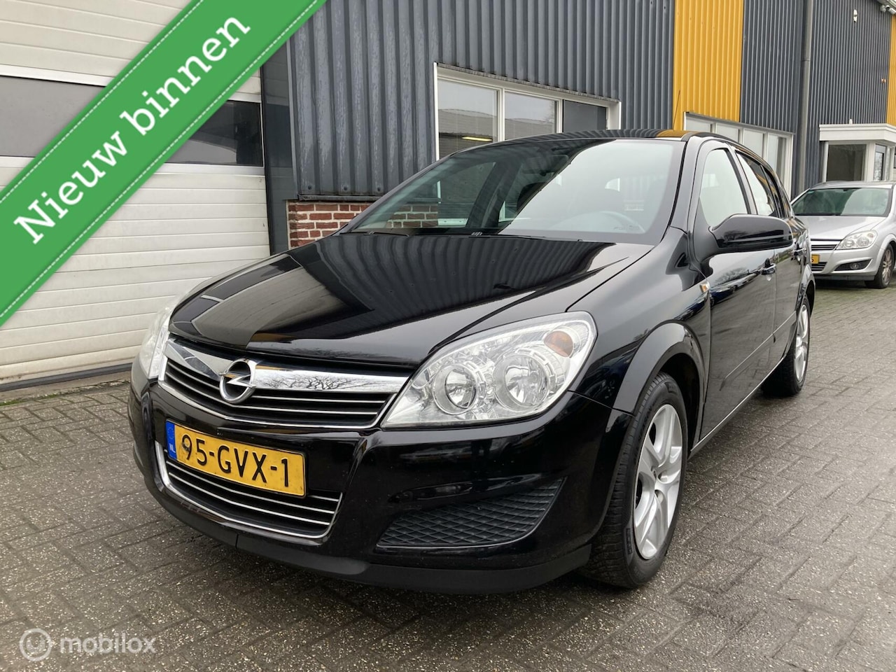 Opel Astra - 1.6 Business NETTE AUTO! TREKHAAK! - AutoWereld.nl