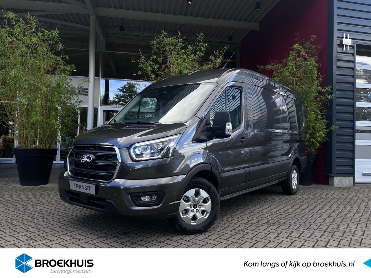 Ford Transit - 350 2.0 TDCI L3H2 165PK Limited | Trekhaak | Xenon | Camera - AutoWereld.nl