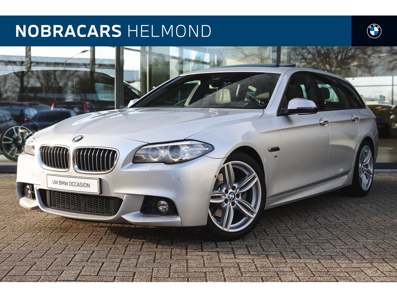 BMW 5-serie Touring - 520i High Executive M Sport Automaat / Panoramadak / Achteruitrijcamera / Stoelverwarming - AutoWereld.nl