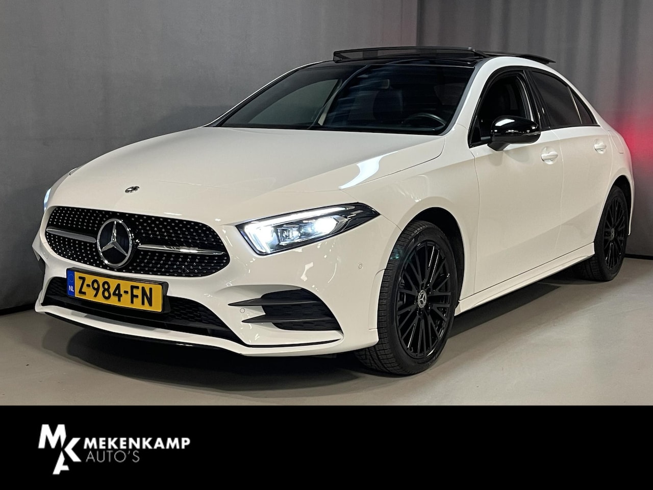 Mercedes-Benz A-klasse - 250 e AMG Line 18"/Panoramadak/Matrix LED/Camera/Stoelverwarming/Burmester/Sfeerverlichtin - AutoWereld.nl