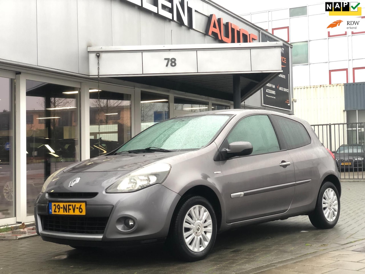 Renault Clio - 1.2 Collection - Airco - AutoWereld.nl