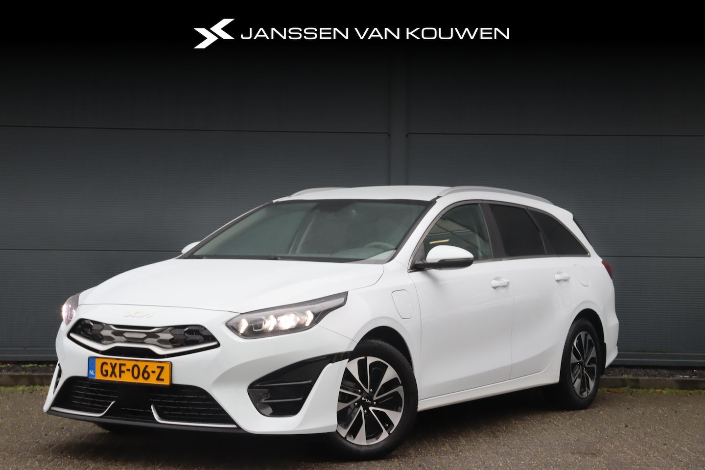 Kia Cee'd Sportswagon - Ceed 1.6 GDI PHEV DynamicLine Navigatie Camera Apple Carplay - AutoWereld.nl