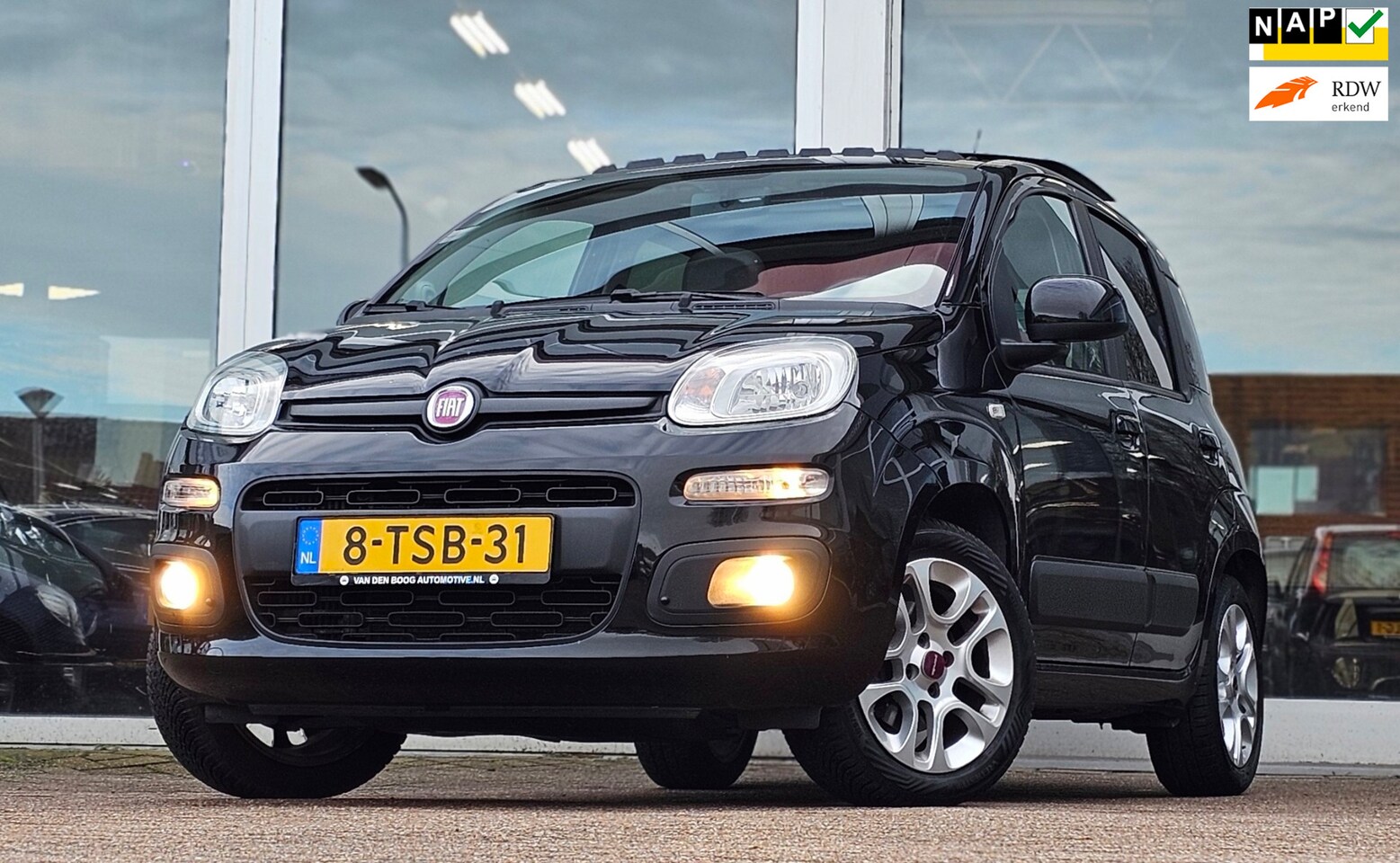 Fiat Panda - 0.9 TwinAir Lounge Schuif/kanteldak Airco LM Velgen Mooi! - AutoWereld.nl