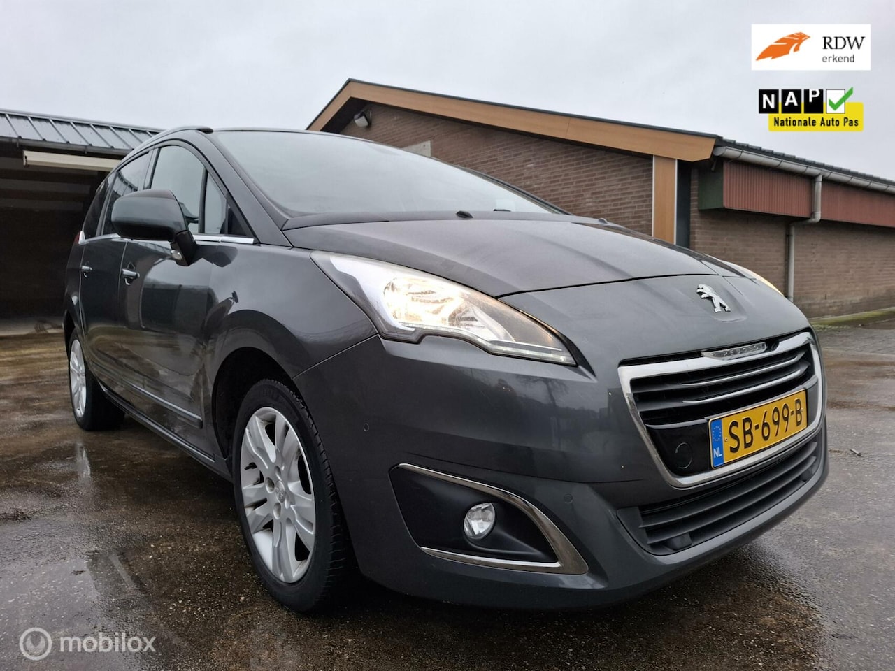 Peugeot 5008 - 1.6 BlueHDi Blue Lease Executive/7p./clima/navi/pano - AutoWereld.nl