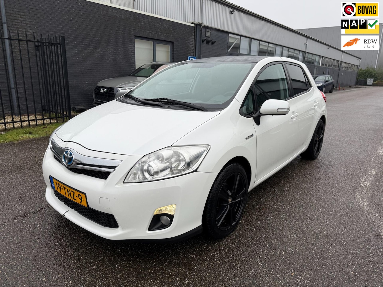 Toyota Auris - 1.8 Full Hybrid Business 1.8 Full Hybrid Business - AutoWereld.nl