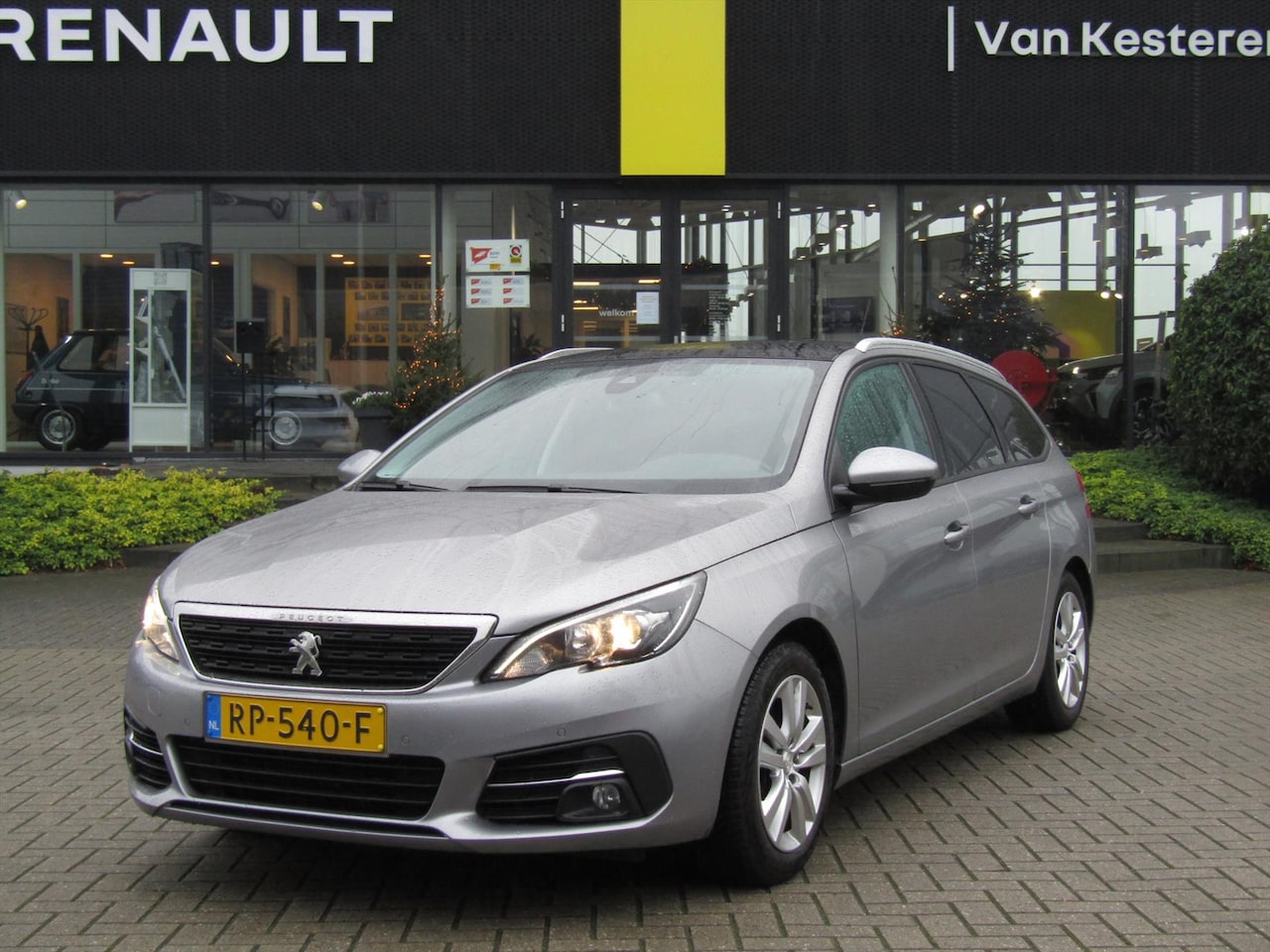 Peugeot 308 - 1.6 BlueHDi 120pk Blue Lease Executive / 1e eigenaar / Trekhaak / Navigatie / Camera / Pan - AutoWereld.nl