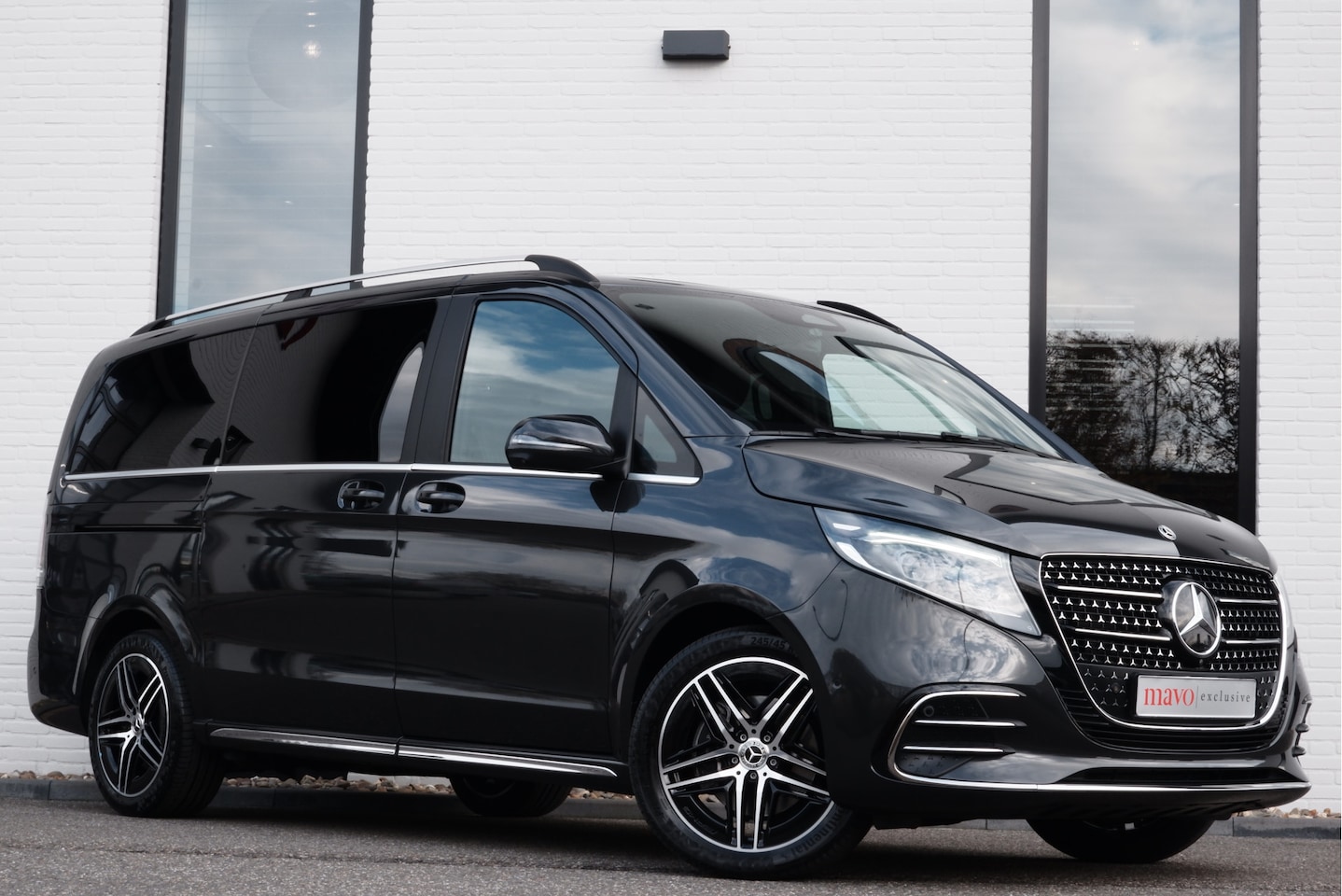 Mercedes-Benz V-klasse - 300d / DC / AMG / New Model / 4-Matic / 2x Elec Schuifd / 360 Cam / Burmester / Vol Opties - AutoWereld.nl