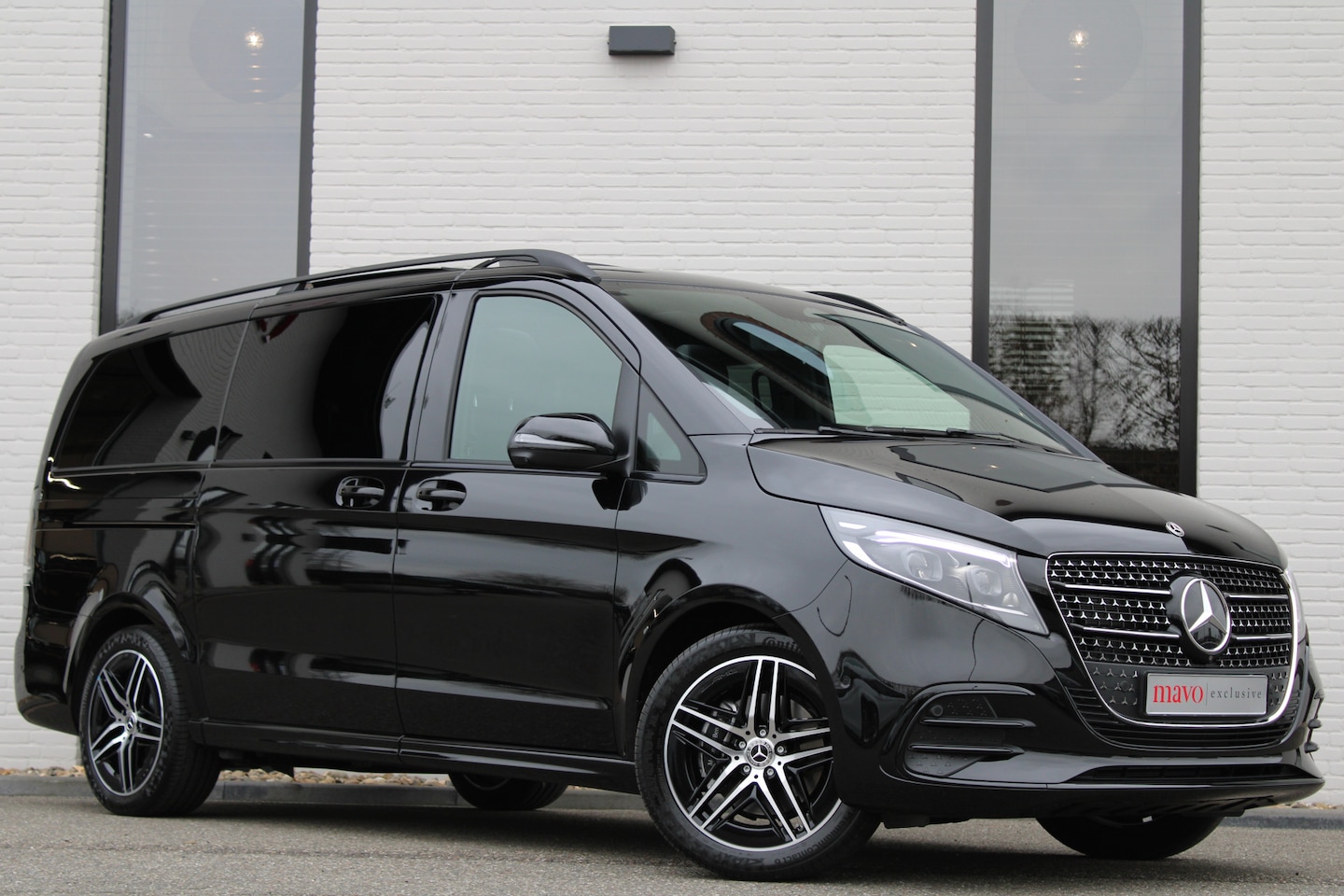 Mercedes-Benz V-klasse - 300d / DC / AMG / 4-Matic / Luchtvering / Panorama / 2x Elec Schuifd / 360 Cam / Burmester - AutoWereld.nl