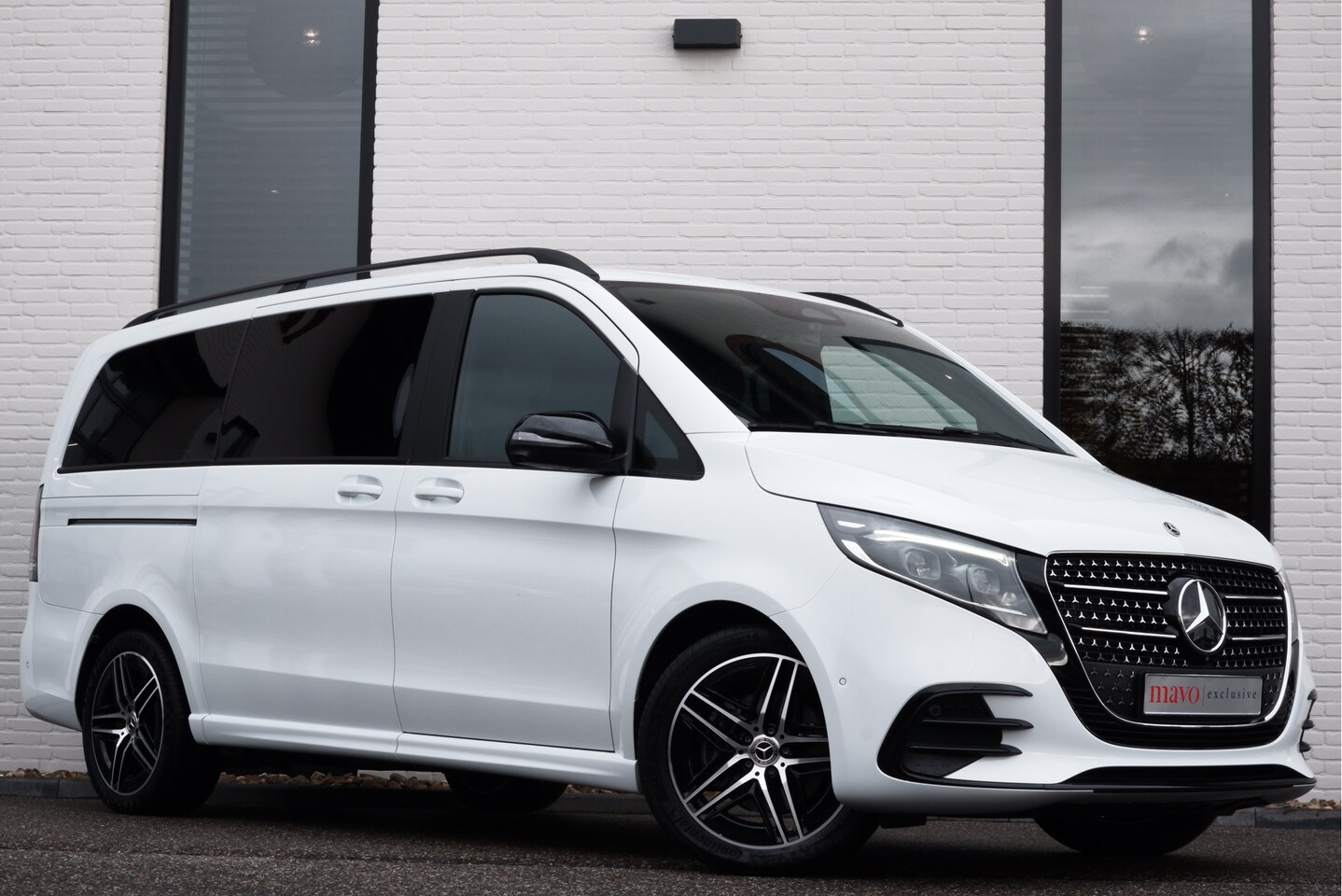 Mercedes-Benz V-klasse - 300d / DC / AMG / New Model / 2x Elec Schuifd / 360 Cam / Burmester / Vol Opties / NIEUWST - AutoWereld.nl