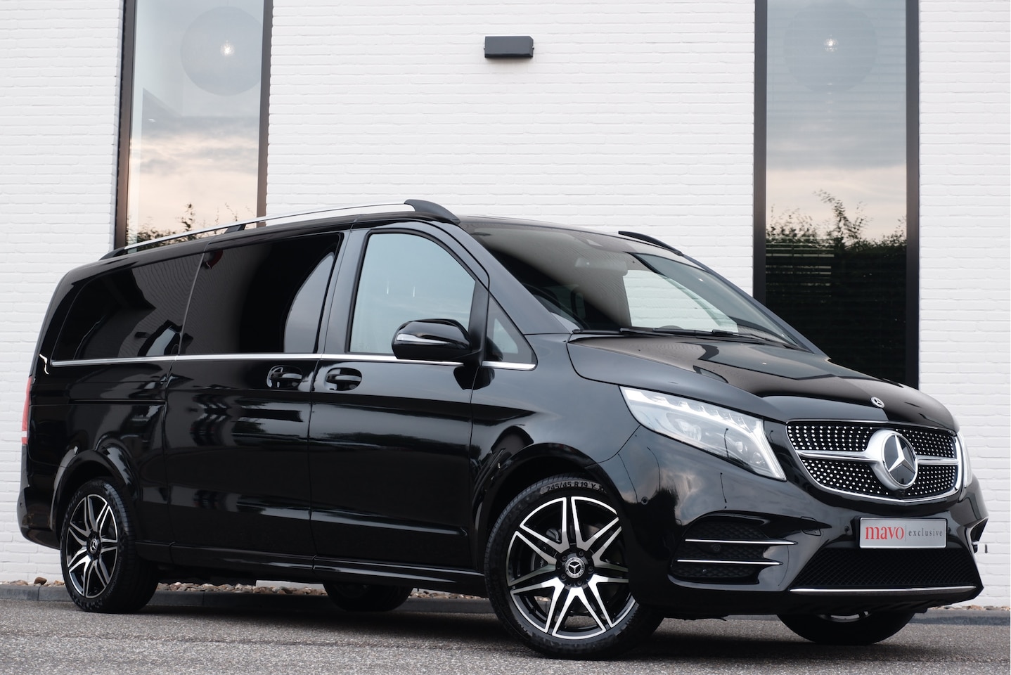 Mercedes-Benz V-klasse - 250d / XXL / AMG / 4-Matic / DC / 2x Schuifdeur / Camera / NIEUWSTAAT - AutoWereld.nl