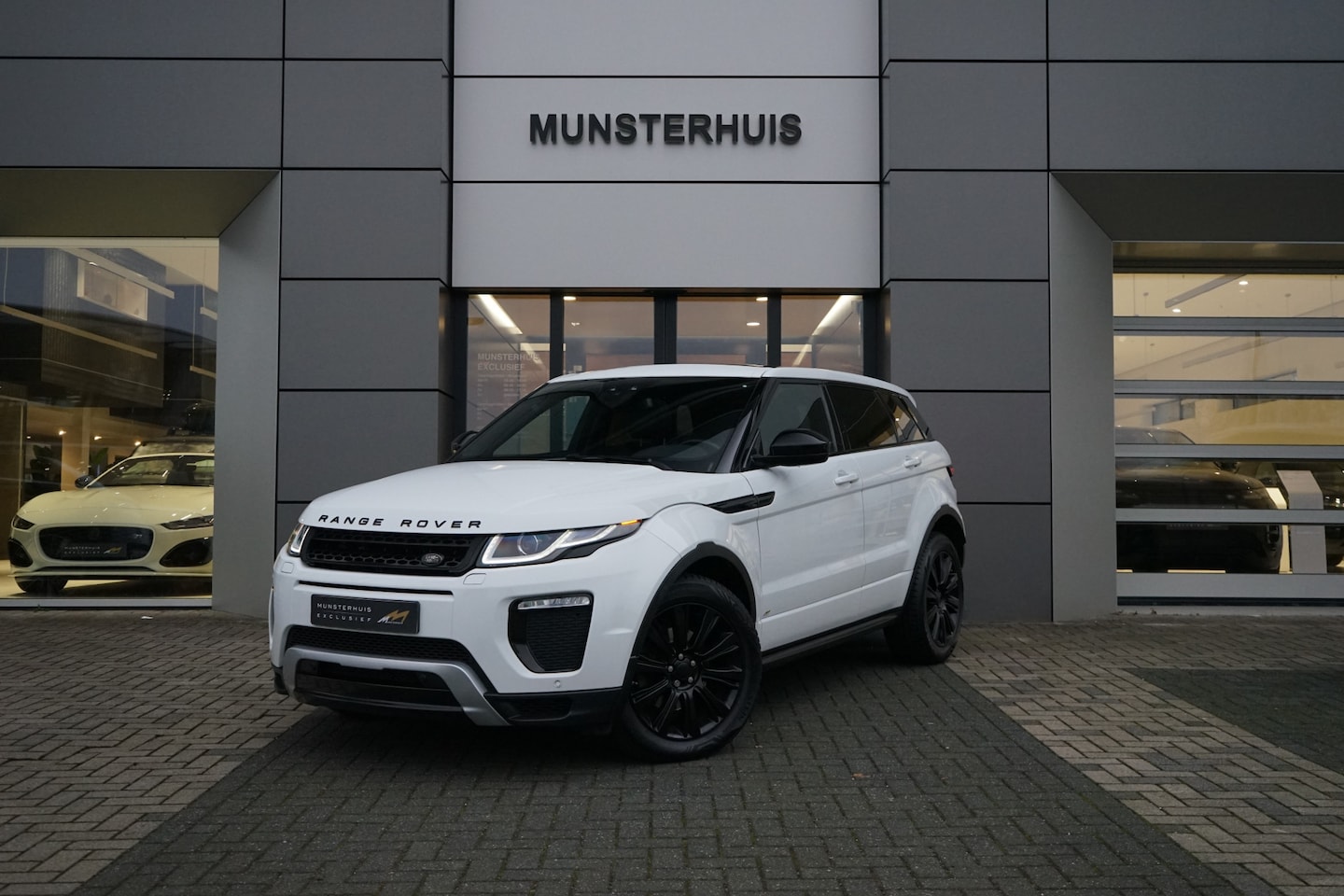 Land Rover Range Rover Evoque - 2.0 TD4 Urban Series SE Dynamic - Voorstoelen verwarmd - Nieuwe motor - - AutoWereld.nl