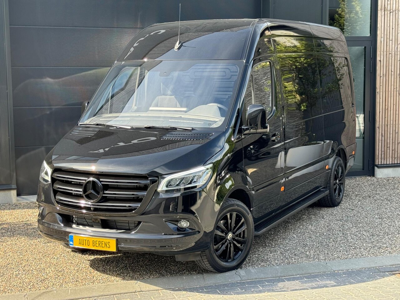 Mercedes-Benz Sprinter - 319 1.9 CDI L2H2 RWD 190PK 3.5T TREKGW - AutoWereld.nl