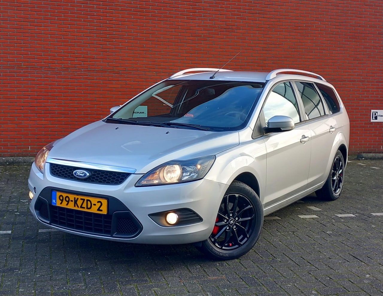 Ford Focus - 1.8 16V 125PK Navigatie - AutoWereld.nl