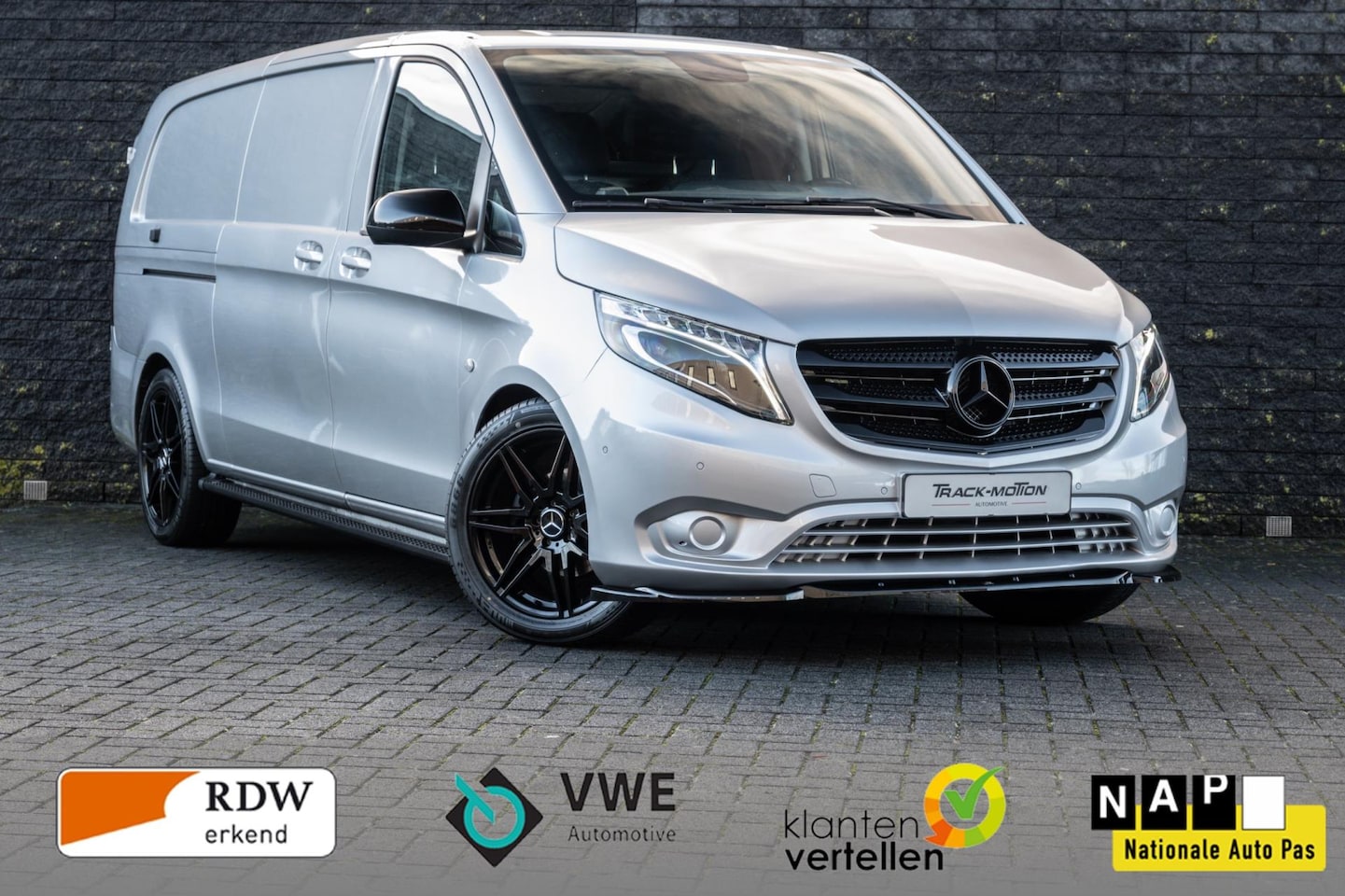 Mercedes-Benz Vito - 116 CDI Lang Black & Black - AutoWereld.nl