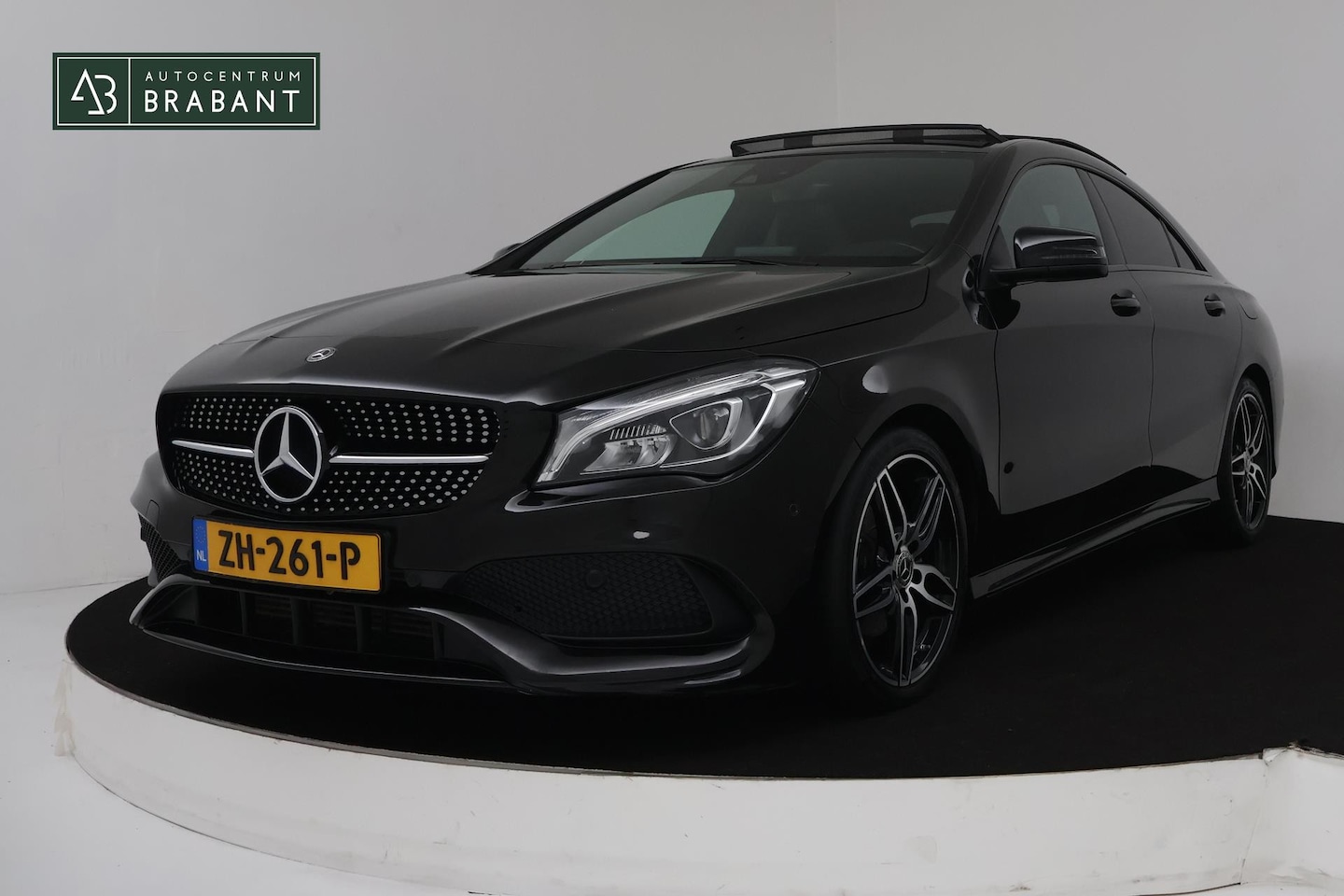 Mercedes-Benz CLA-Klasse - 180 Business Solution AMG Automaat (PANORAMADAK, STOELVERWARMING, NAVIGATIE, PDC, GOED OND - AutoWereld.nl