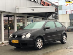 Volkswagen Polo - 1.4-16V Trendline - Airco