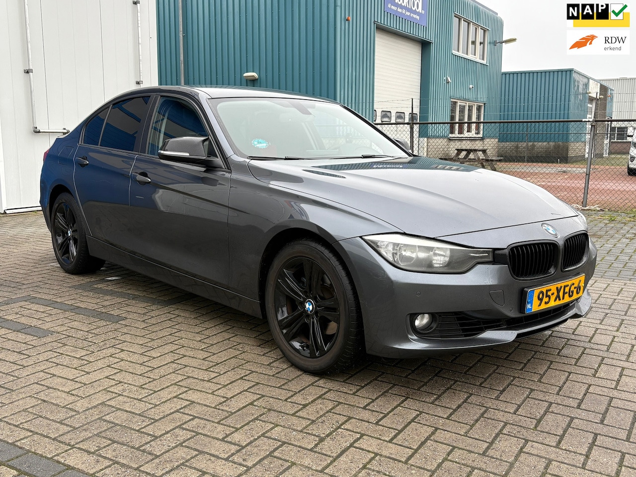 BMW 3-serie - 320i Executive-Aut/Ecc/Pdc/LED/NL/APK - AutoWereld.nl