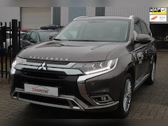 Mitsubishi Outlander - 2.4 PHEV 4WD Intense+ Navi Keyless LED Nieuwstaat