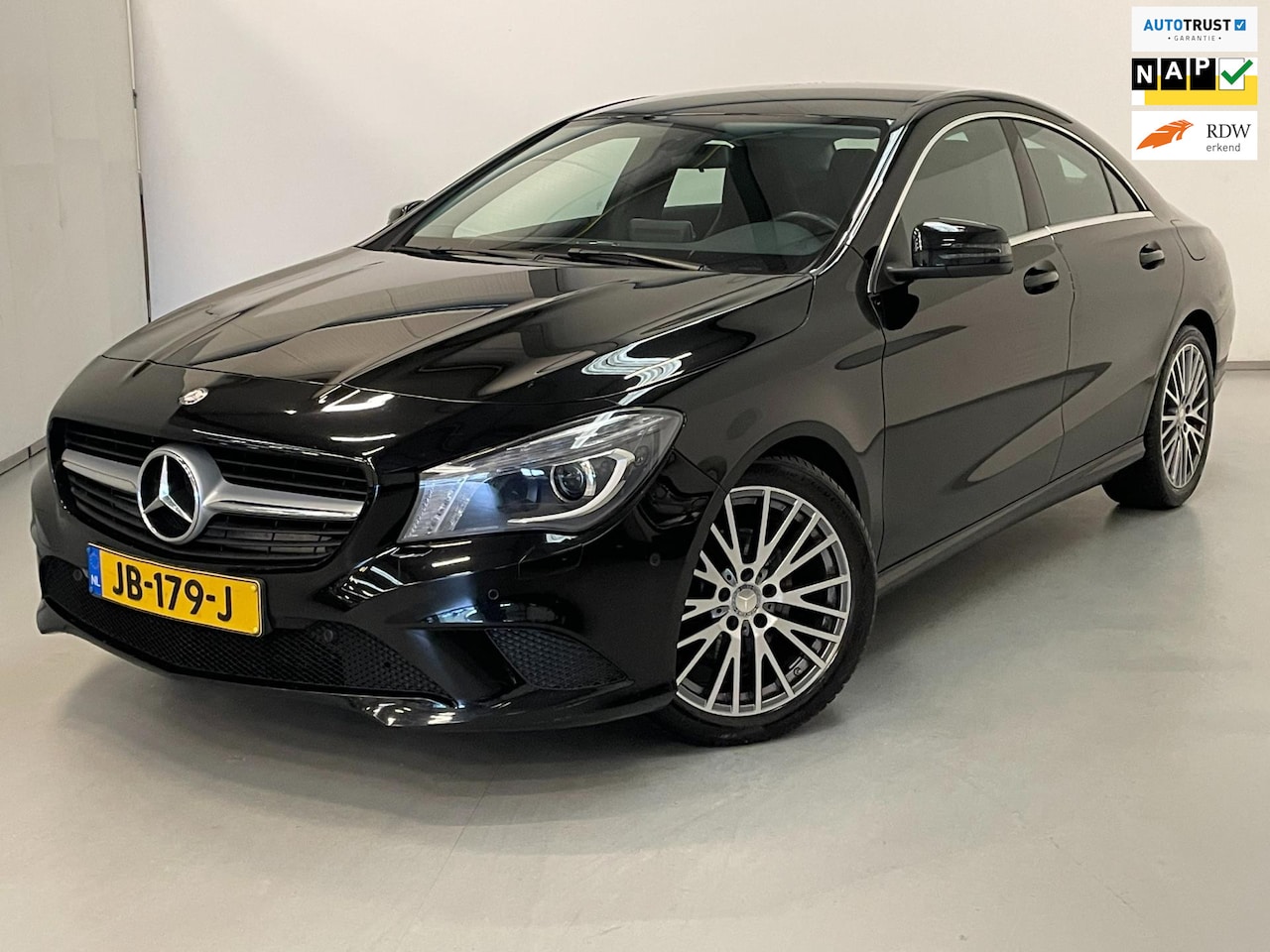 Mercedes-Benz CLA-Klasse - 180 / NL-auto / BTW / Xenon / 18" LM - AutoWereld.nl