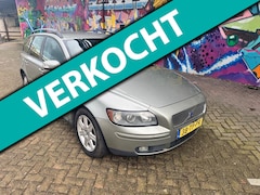 Volvo V50 - 1.8 Edition II vol leer airco sport velgen trekhaak mooie frisse auto boeken aanwezig rijd