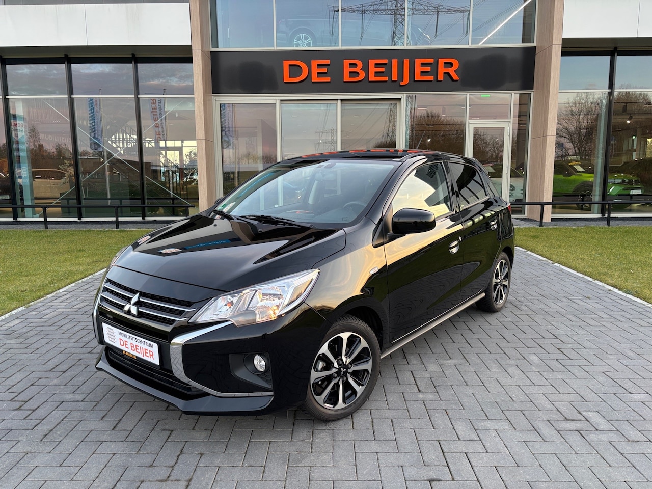 Mitsubishi Space Star - 1.2 Automaat Intense Camera I Cruise I Airco - AutoWereld.nl