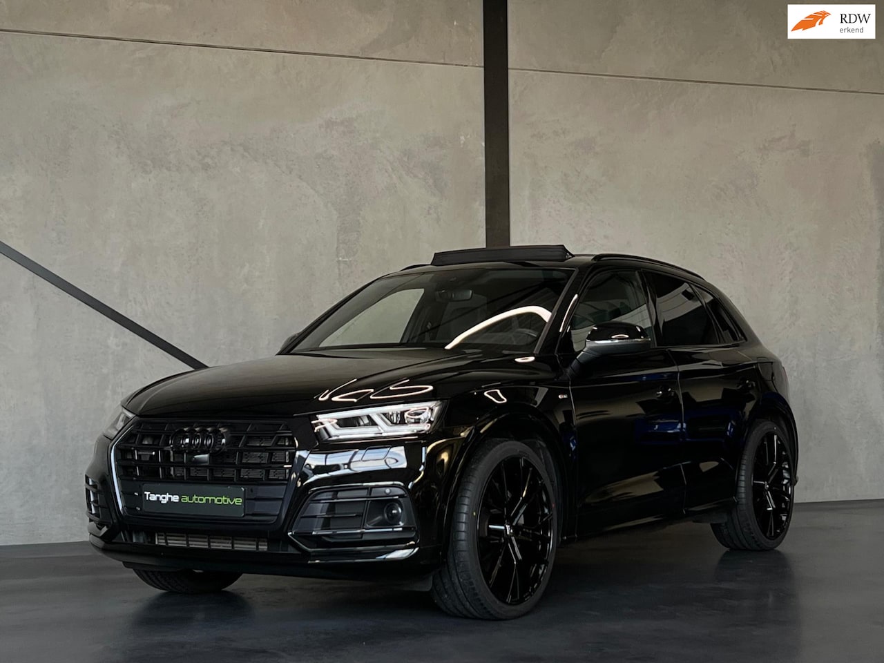 Audi Q5 - 55 TFSI e,Luchtvering,Pano,ACC,Head-Up,Massage,360,Trekhaak,enz.. - AutoWereld.nl