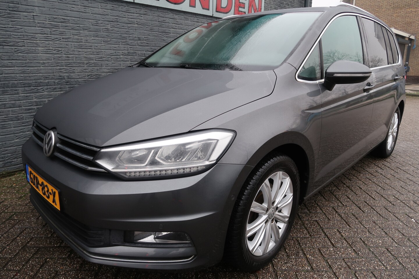 Volkswagen Touran - 1.4 TSI Highline Business R 7p Eeste eigenaar distributie vervangen bij 108196 km - AutoWereld.nl