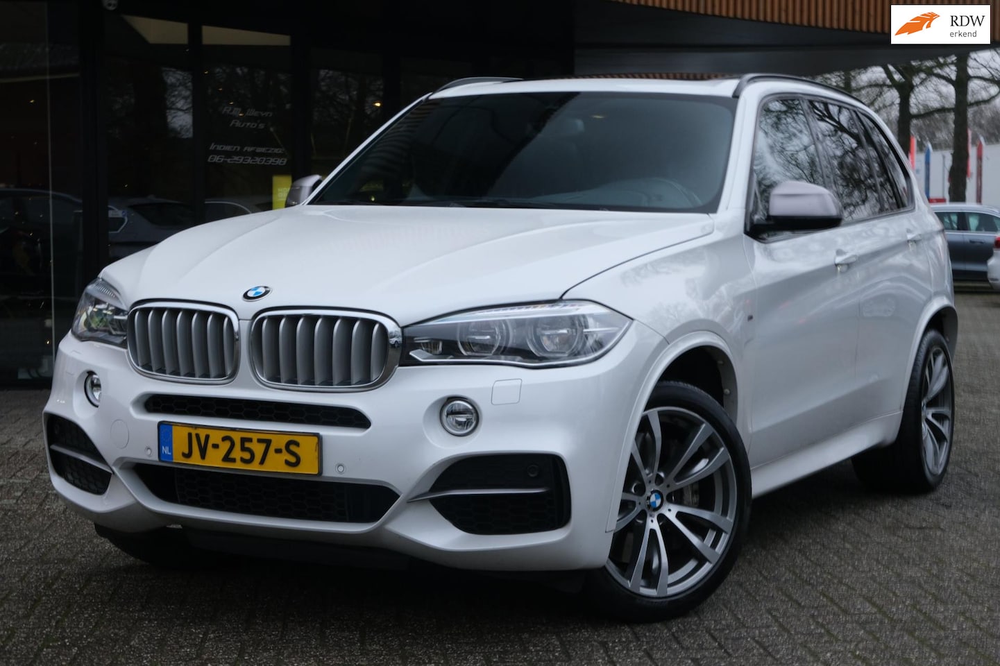 BMW X5 - M50d/M-Pakket/Pano/Standkachel/Dealer onderhouden - AutoWereld.nl