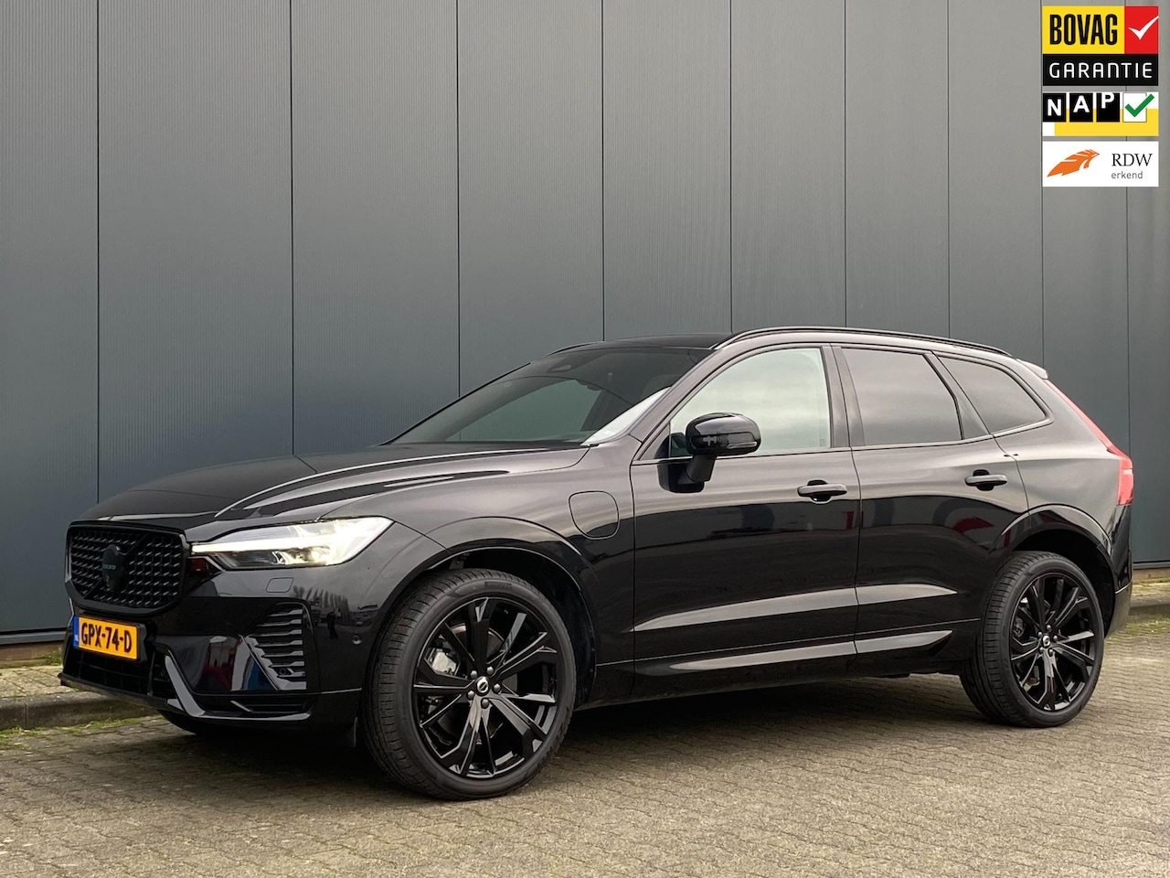 Volvo XC60 - T6 AWD Ultra Black Edition| HUD | LED | Leder | Panoramadak | 360 Camera | Harman & Kardon - AutoWereld.nl